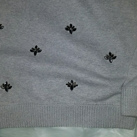 ● gorgeous loft sweater ● - Picture 3 of 4